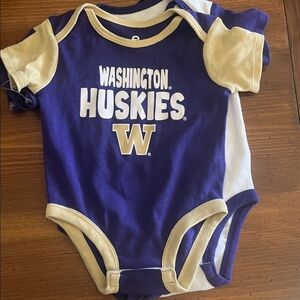 New Washington Huskies 3Pk Baby Onesie - Purple & Gold University of WA 12mo